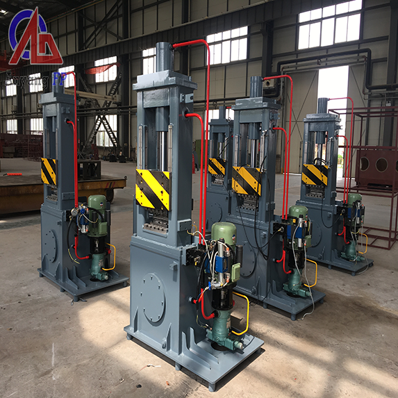 Manufacturer of hydraulic forging presses for blacksmiths