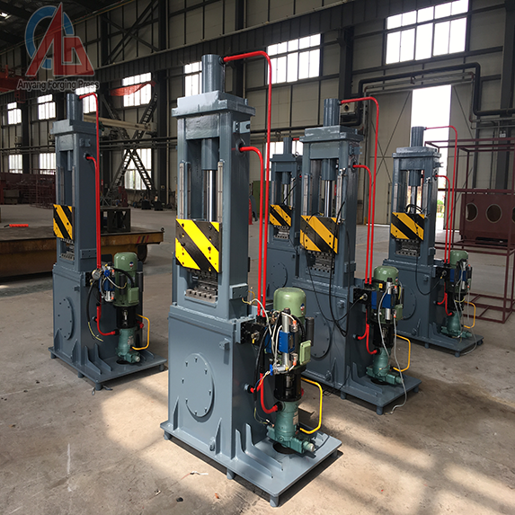 Blacksmiths forge small hydraulic presses in Iran