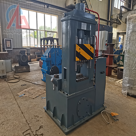 Blacksmith forging hydraulic press for sale in China