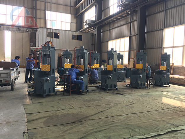 Blacksmith hydraulic forging press for sale in India