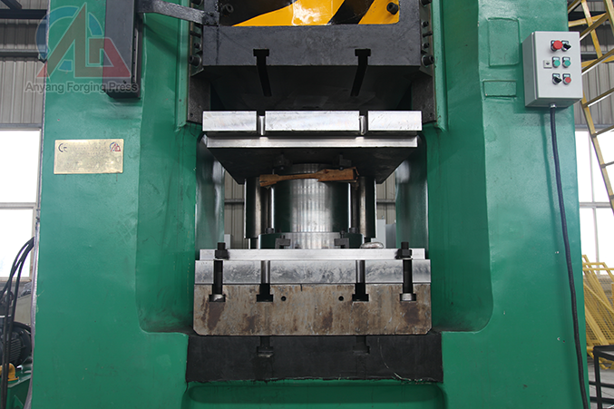 Electric screw press manufacturer equipment for sale in China