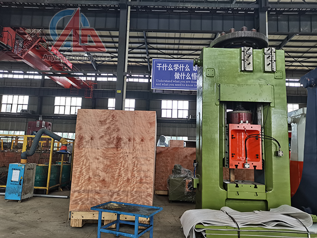 Electric screw press manufacturer equipment for sale in China