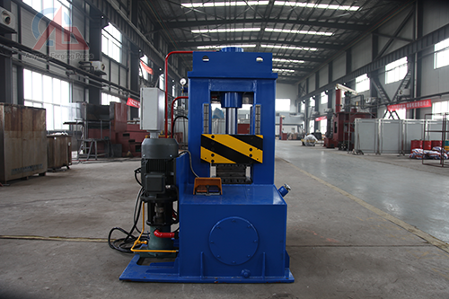 Manufacturer of small hydraulic presses for blacksmith knifesmiths in Iran