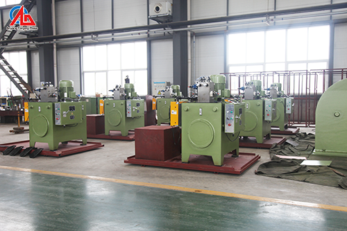 Hanging hydraulic riveting machine and riveting pliers for sale in China