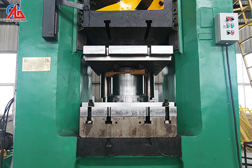 J58K—1600 High-End Electric Screw Forging Press Machine Manufacturer in Russia