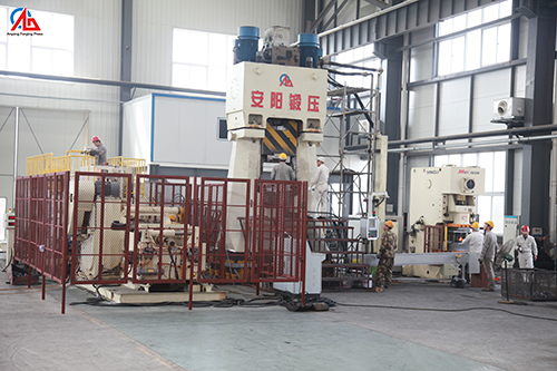 C92K fully hydraulic CNC die forging hammer workshop producing forgings in China